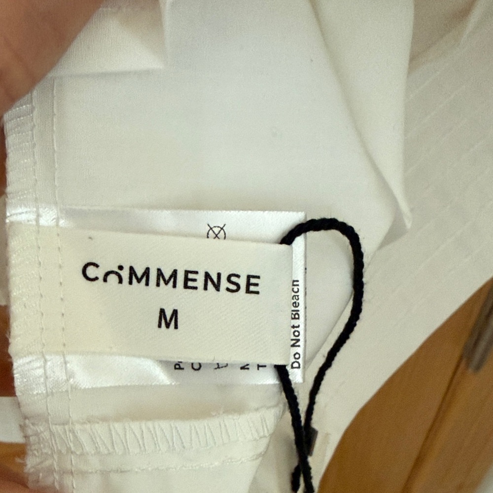 Commense White Pleated Sleeveless Blouse - Picture 2 of 6